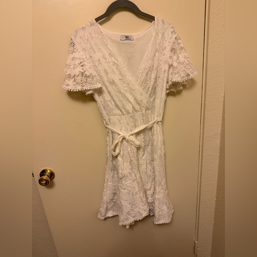 Chic White Lace Mini Dress
